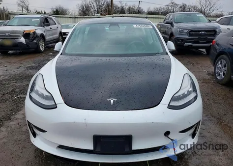 2020 Tesla Model 3 z USA, uszkodzony, nr VIN 5YJ3E1EC4LF641388